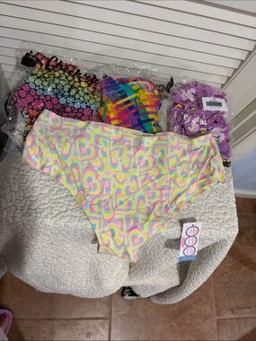 Women’s Rainbow Heart Print Briefs - Multicolor